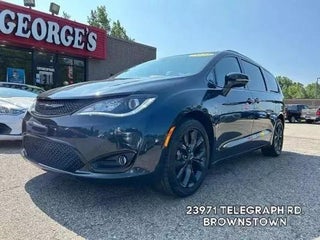 2020 Chrysler Pacifica Limited 35th Anniversary Edition Minivan 4D